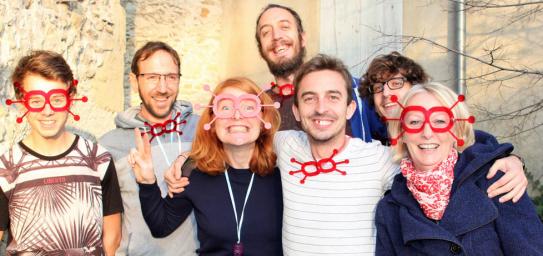 image Photo_groupe_8_red.jpg (0.1MB)